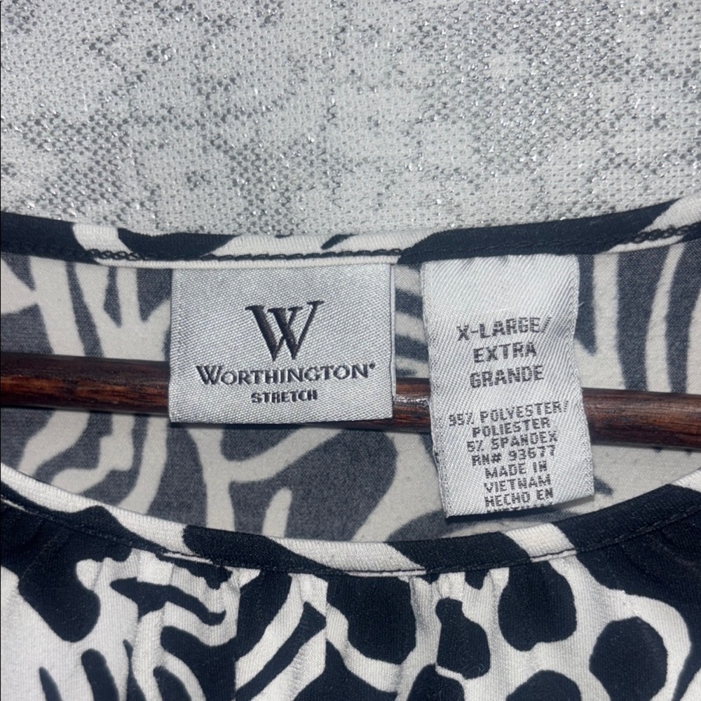 Worthington Black and White Flutter Sleeve Blouse - Picture 2 of 6